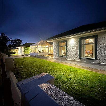 Alton Villa, Sleeps 12, Great For Families, Undercover Hotub & Games Room Newmilns 外观 照片