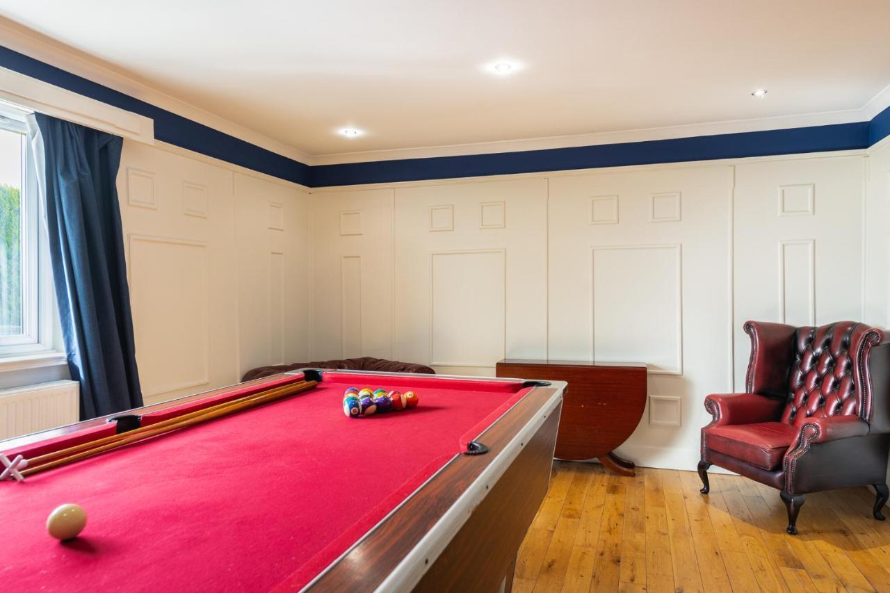 Alton Villa, Sleeps 12, Great For Families, Undercover Hotub & Games Room Newmilns 外观 照片